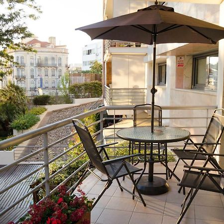 Joivy Graca Luminous 2-Br Apartment With Terrace Lisbon Exterior photo
